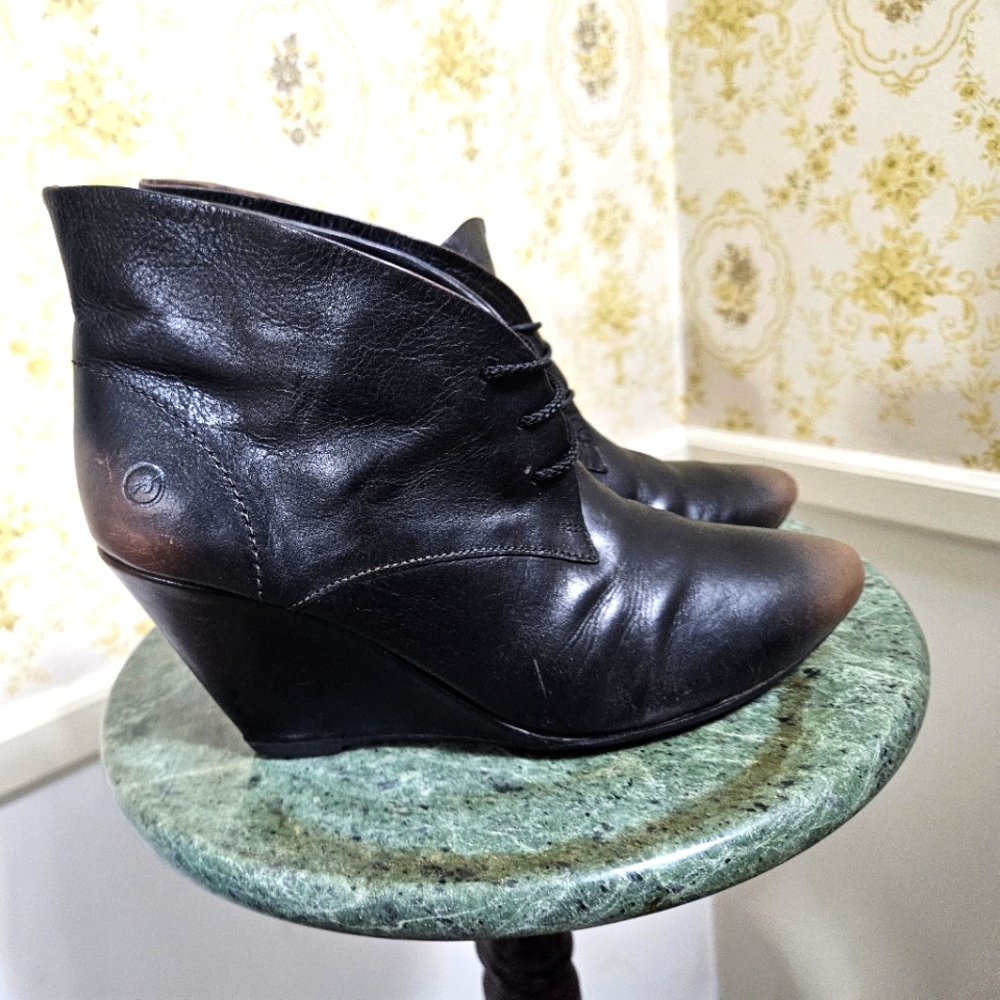 EUC Bronx Leather whodat Distressed Toe Wedge Ankle Boot